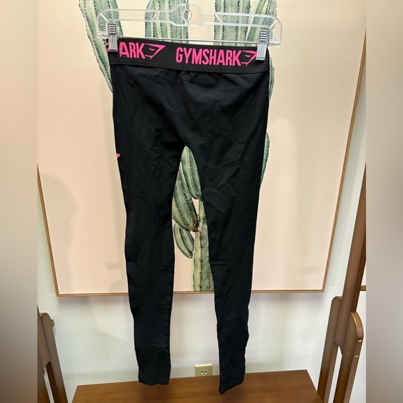 2/$20 Gymshark Women’s Small Two Pairs Pink/Black Leggings & Faded Sweatpants - Picture 9 of 12